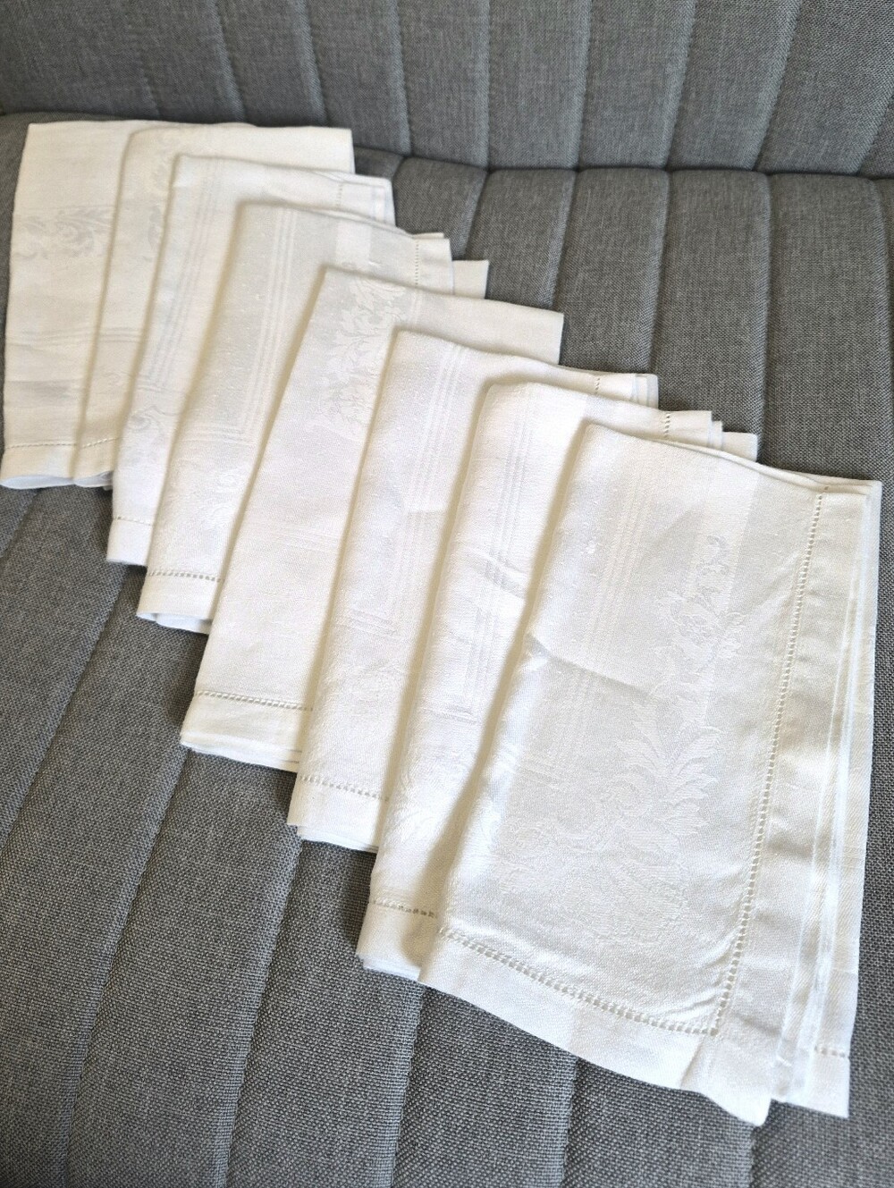 8 Vintage Linen Damask Jacquard Vine Floral Hemstitched Dinner Napkins, 17 X 18